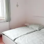Prazdninovy Dum U Znojma Feriehus *