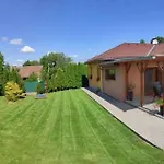 Prazdninovy Dum U Znojma *
