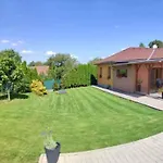 Prazdninovy Dum U Znojma